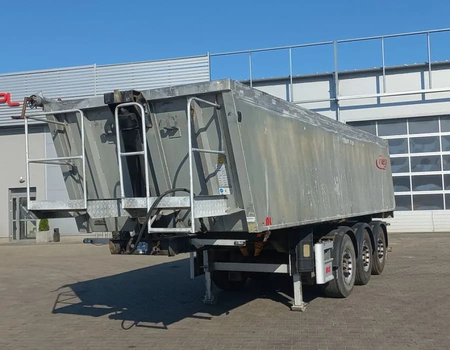 Ile kosztuje wynajem naczepy? Ceny, które mogą cię zaskoczyć