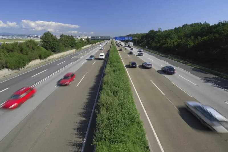 Jakie jest ograniczenie na autostradzie w Polsce? Sprawdź, zanim wyruszysz